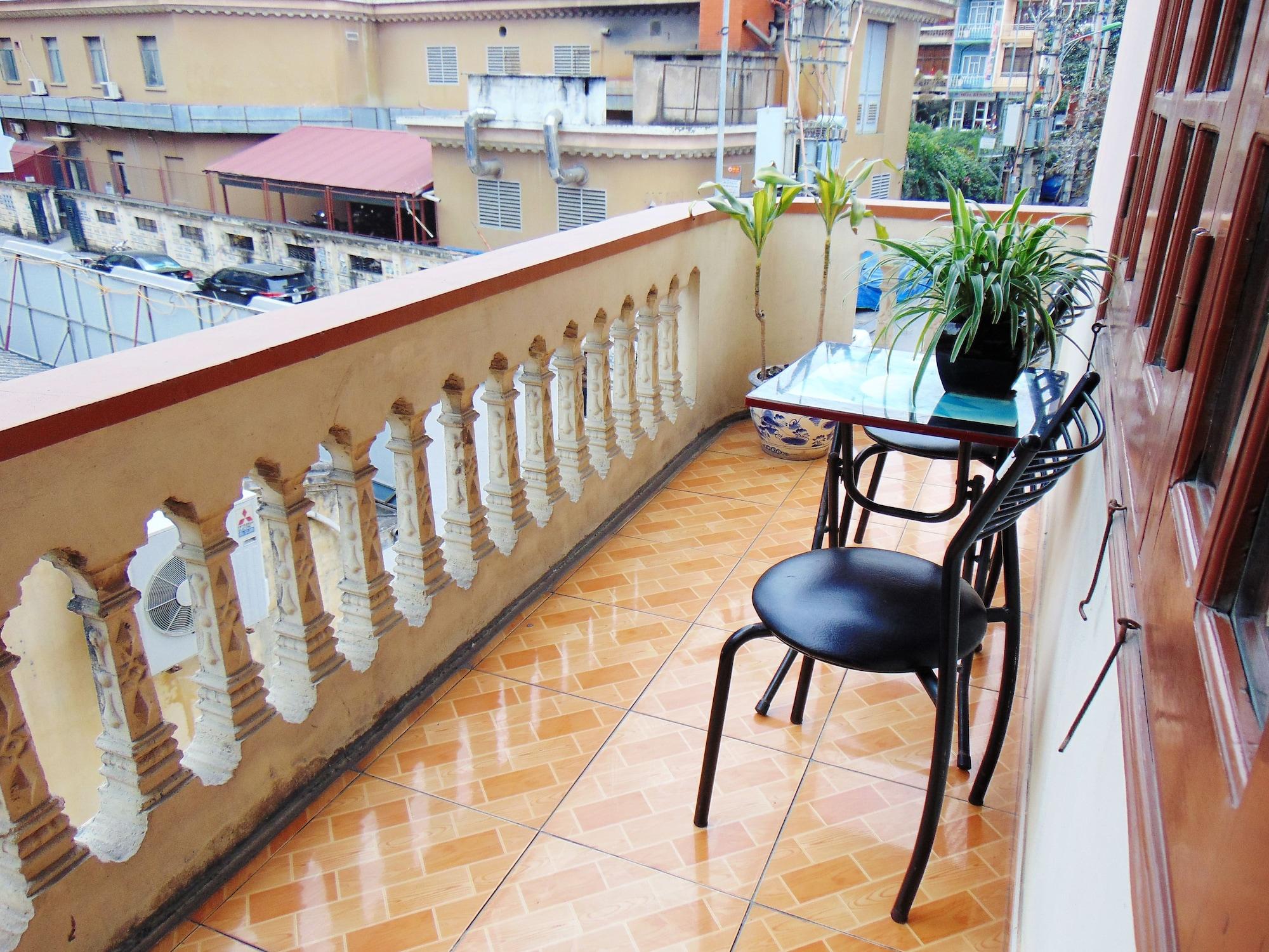 Alex Ha Long Hotel Екстер'єр фото