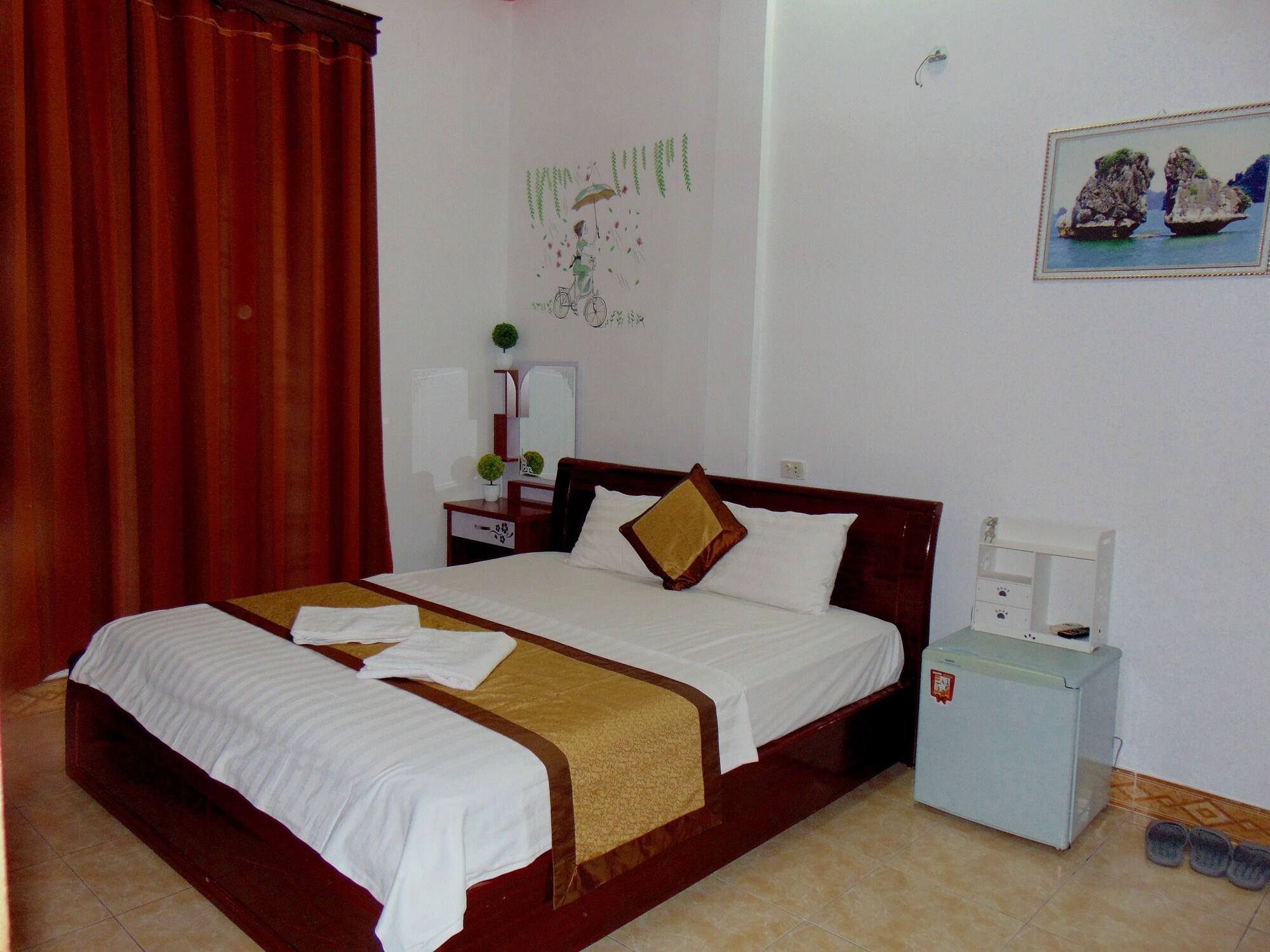 Alex Ha Long Hotel Екстер'єр фото