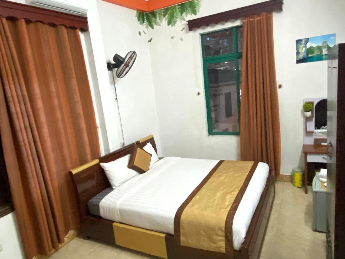 Alex Ha Long Hotel Екстер'єр фото