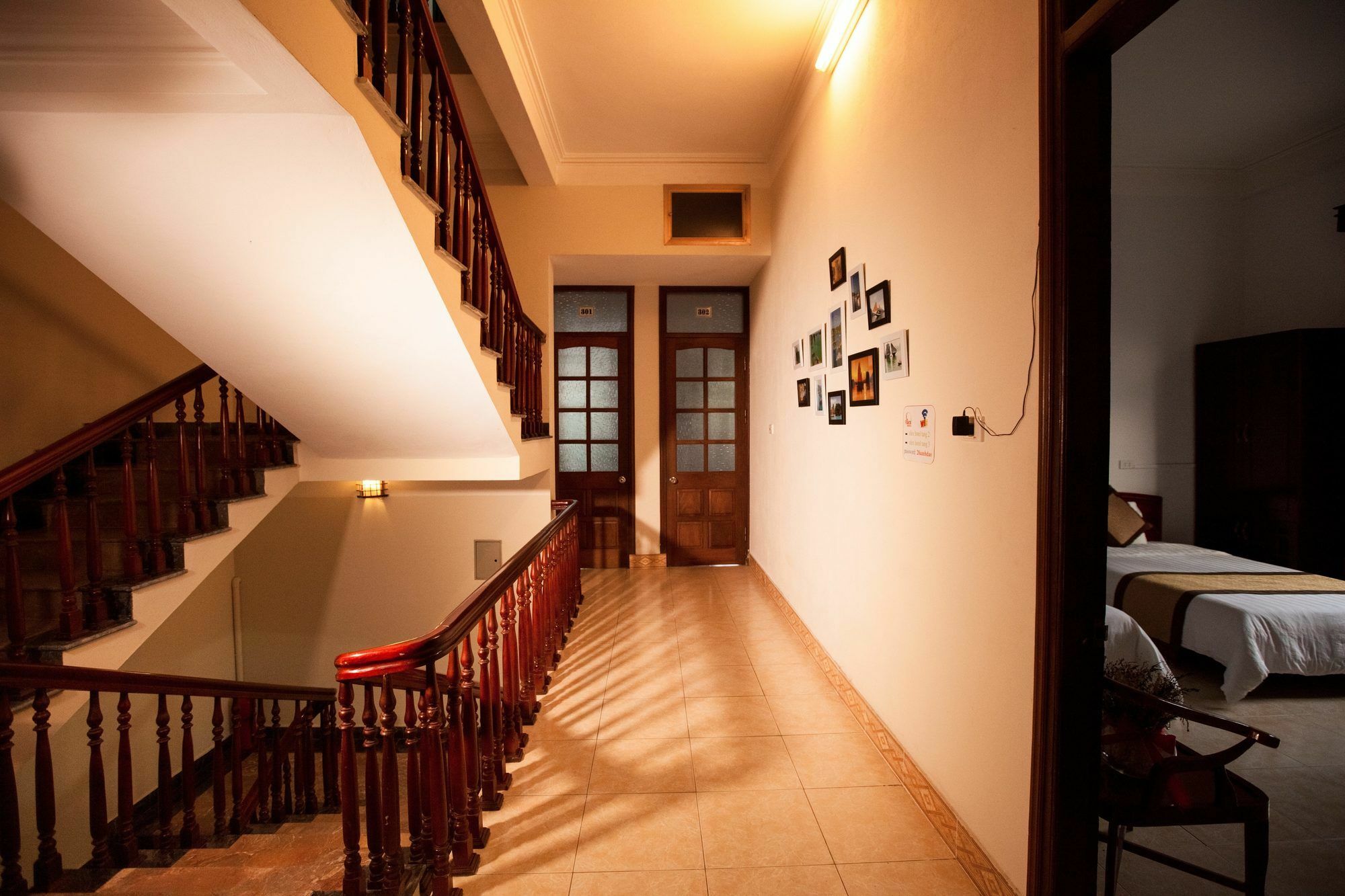 Alex Ha Long Hotel Екстер'єр фото